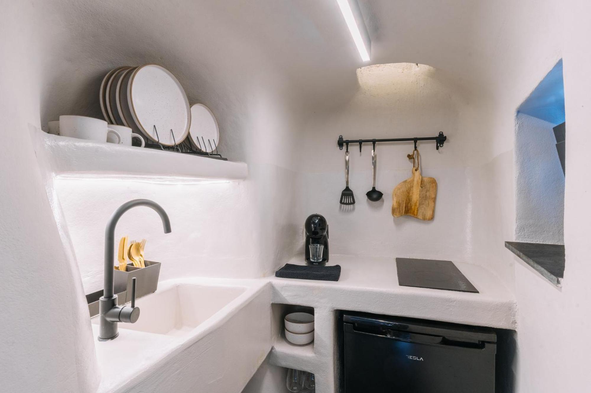 Noir Cave Villa With Private Jacuzzi And Sunset Terrace Pýrgos エクステリア 写真